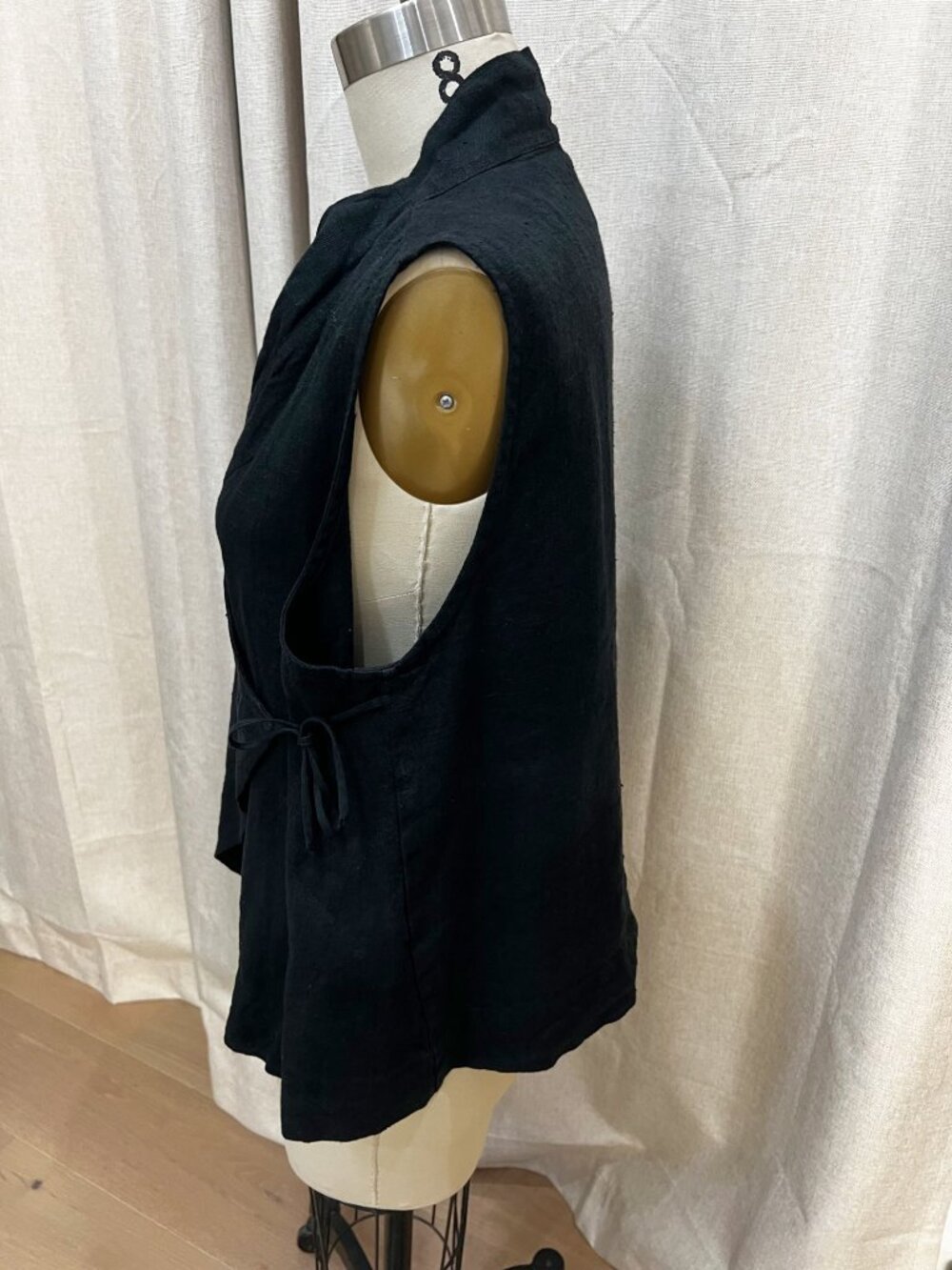 Bryn Walker Heavy Linen Koryo Wrap Vest Top Size L Black Lagenlook - Picture 5 of 10